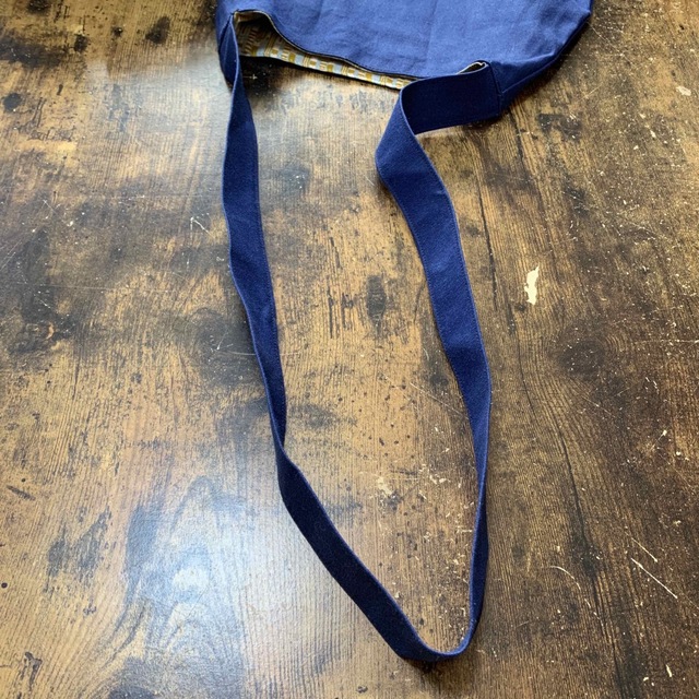 ショルダーバック　未使用　青　鞄　処分価格 レディースのバッグ(ショルダーバッグ)の商品写真