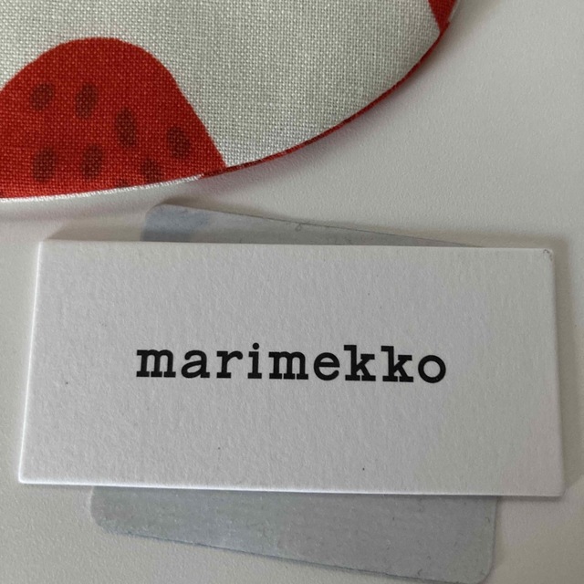 marimekko(マリメッコ)の☆ マリメッコ マンシッカ がま口ポーチ ☆イチゴ柄 レディースのファッション小物(ポーチ)の商品写真