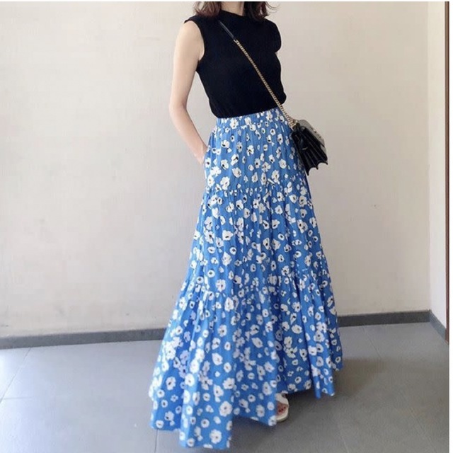 ZARA(ザラ)のZARA 花柄ロングスカート レディースのスカート(ロングスカート)の商品写真