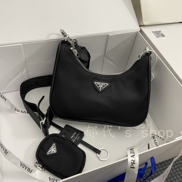 得価超激安 PRADA - Pradaプラダ Re-Edition 2000 ナイロン ミニバッグ