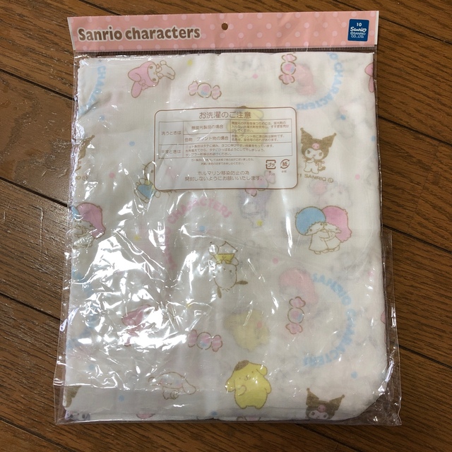 サンリオ(サンリオ)のりんごちゃんさん専用⭐️ガーゼ キッズ/ベビー/マタニティの寝具/家具(タオルケット)の商品写真