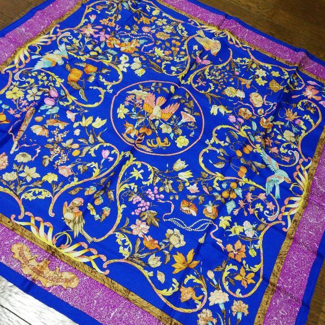 売り最激安 828超美品 HERMES エルメス スカーフ カレ シルク 花柄
