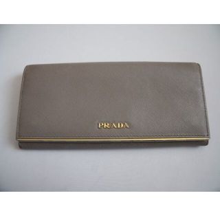 プラダ(PRADA)のPRADA プラダ ■ サフィアーノ レザー素材・2つ折り長財布 ■ グレー系(財布)