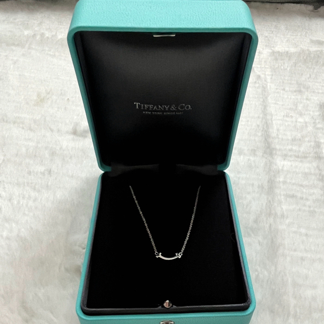 Tiffany & Co.(ティファニー)のTiffany スマイルペンダント（ミニ） レディースのアクセサリー(ネックレス)の商品写真