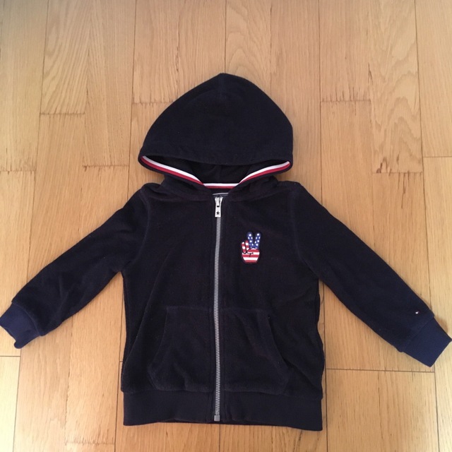 TOMMY HILFIGER(トミーヒルフィガー)のトミーヒルフィガー　パーカー　92 キッズ/ベビー/マタニティのキッズ服男の子用(90cm~)(ジャケット/上着)の商品写真