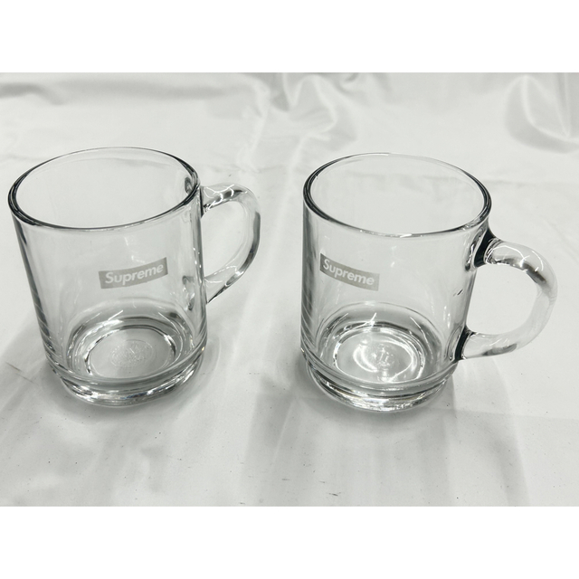 Supreme(シュプリーム)のSupreme®/Duralex Glass Mugs 2個 クリヤーマグカップ インテリア/住まい/日用品のキッチン/食器(グラス/カップ)の商品写真