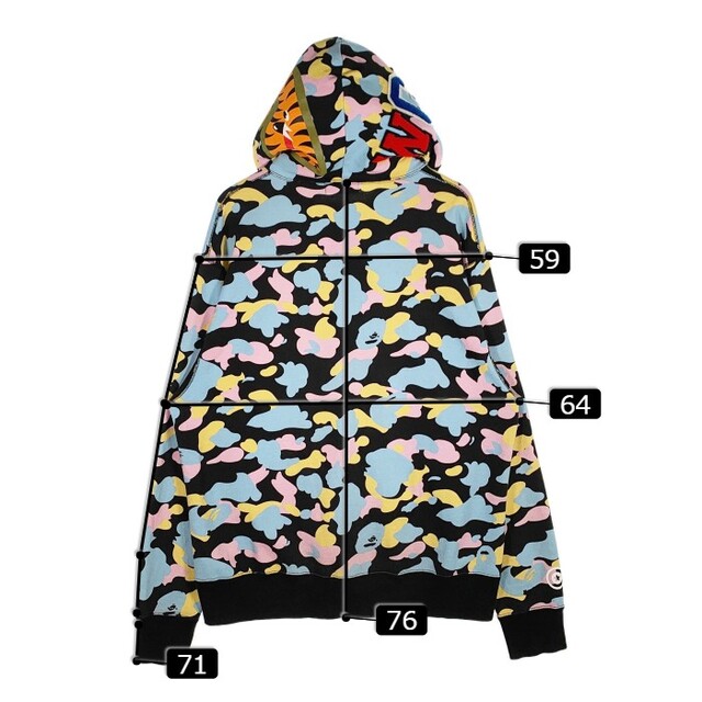 A BATHING APE(アベイシングエイプ)のアベイシングエイプ カモシャーク フルジップフーディ パーカー サイズ XL メンズのトップス(パーカー)の商品写真