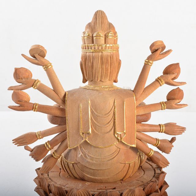 仏教美術 松園大龍作 白檀彫刻 千手観音菩薩像 仏像 置物 共箱 U 仏教美術 松園大龍作 白檀彫刻 千手観音菩薩像 仏像 置物 共箱 U