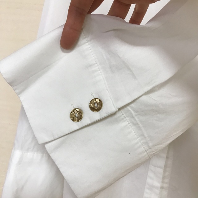 ZARA(ザラ)のZARA 長袖シャツ　ホワイト　レディース レディースのトップス(シャツ/ブラウス(長袖/七分))の商品写真