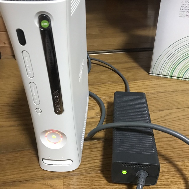 Xbox360(エックスボックス360)のMicrosoft Xbox360 XBOX 360 エンタメ/ホビーのゲームソフト/ゲーム機本体(家庭用ゲーム機本体)の商品写真