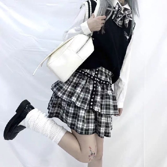 C④1 ブレザー スカート 格子 チェック モノクロ ゴスロリ スタッヅ ミニス レディースのスカート(ひざ丈スカート)の商品写真