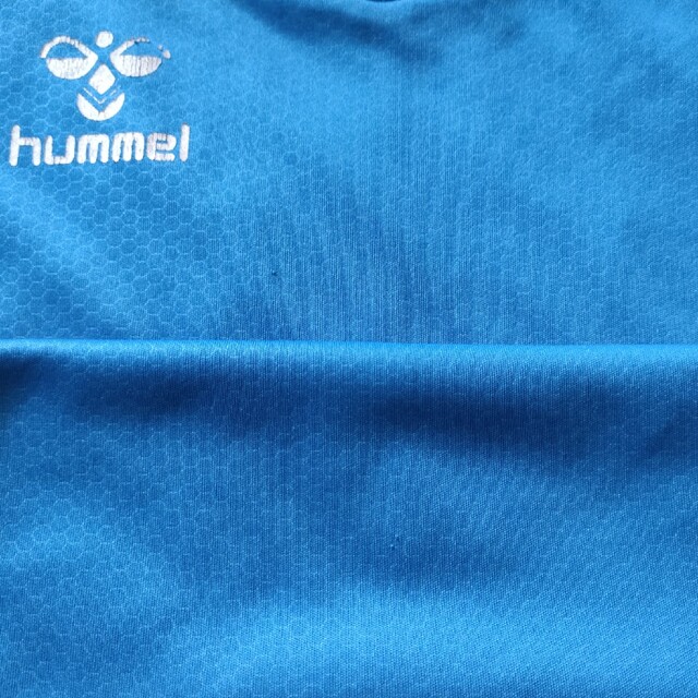 hummel(ヒュンメル)のhummel 　Tシャツ 130　キッズ キッズ/ベビー/マタニティのキッズ服男の子用(90cm~)(Tシャツ/カットソー)の商品写真