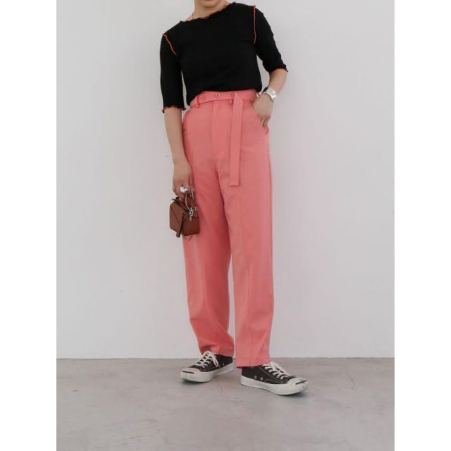 【新品タグ付き】color pin tuck straight pants レディースのパンツ(クロップドパンツ)の商品写真