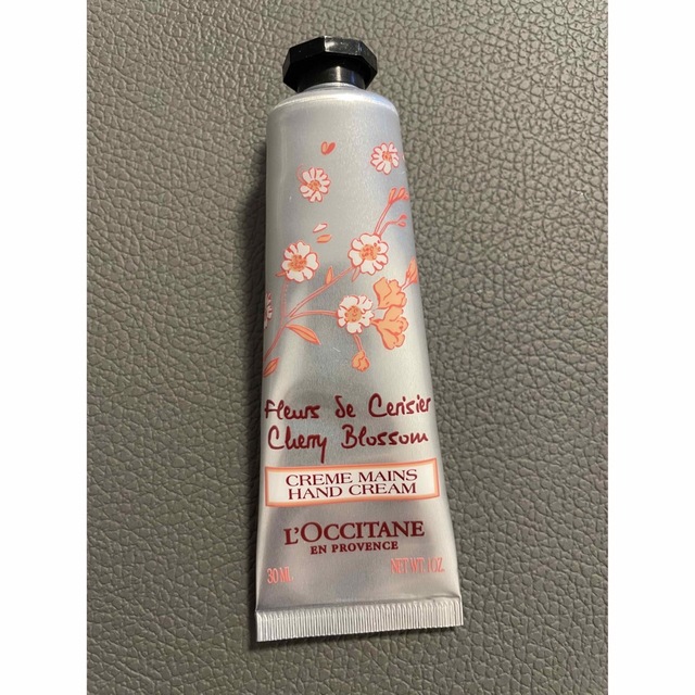 L'OCCITANE(ロクシタン)のロクシタン チェリーブロッサム ソフトハンドクリーム 30mL コスメ/美容のボディケア(ハンドクリーム)の商品写真