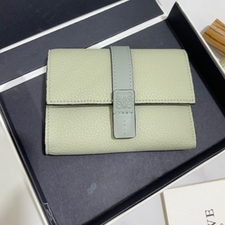 付属品有】ロエベ 二つ折り 財布 ラウンドジップ エナメル リピート 総