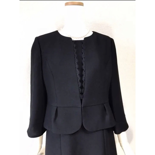 SOIR(ソワール)の新品未使用　ソワール　ユキコキミジマ　品格のブラックフォーマル　礼服アンサンブル レディースのフォーマル/ドレス(礼服/喪服)の商品写真