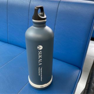 シグ(SIGG)のLAVAのSUKALAボトル(ネイビー)(ヨガ)