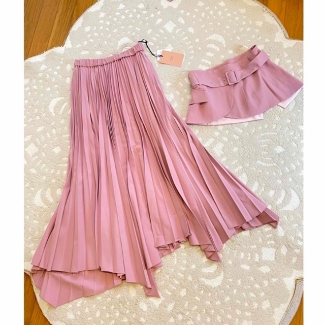 新品タグ付⭐️エイミーイストワール🌸桜色美しいプリーツスカート+お洒落ベルト付
