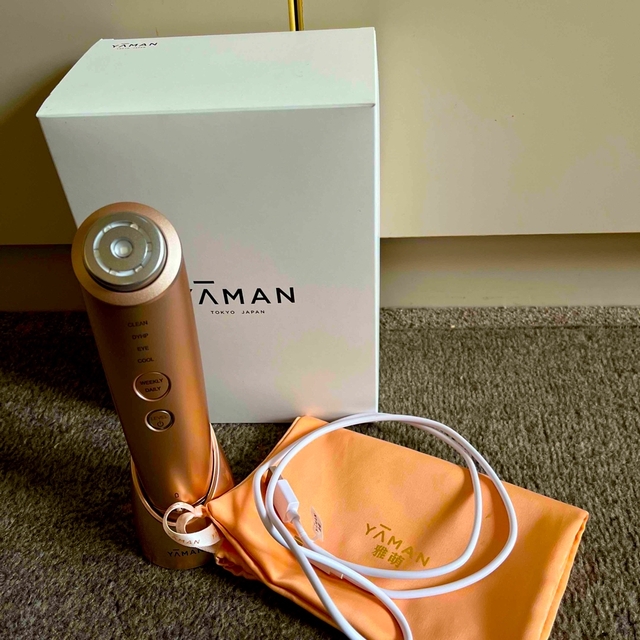 YA-MAN(ヤーマン)のYA-MAN RF美顔器 フォトプラス シャイニー シャンパンピンク M18-Y スマホ/家電/カメラの美容/健康(フェイスケア/美顔器)の商品写真