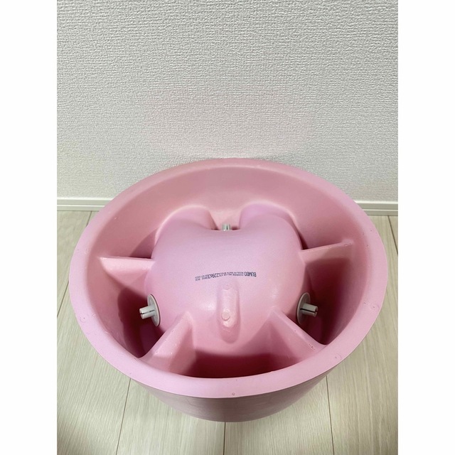 Bumbo(バンボ)のバンボ/bumbo/ピンク/ベビーソファ キッズ/ベビー/マタニティの寝具/家具(その他)の商品写真