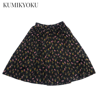 クミキョク(kumikyoku（組曲）)の【KUMIKYOKU】花柄スカート ブラック　組曲(ひざ丈スカート)