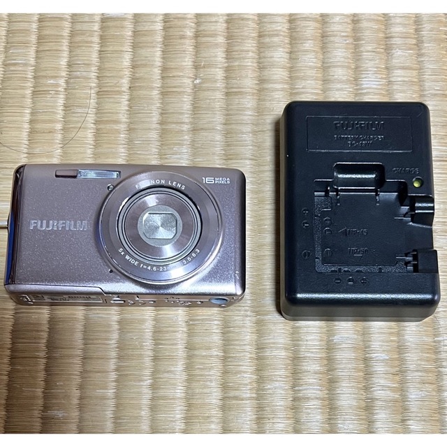 富士フイルム(フジフイルム)のFUJIFILM Finepix JX700 16M ユーズド スマホ/家電/カメラのカメラ(コンパクトデジタルカメラ)の商品写真