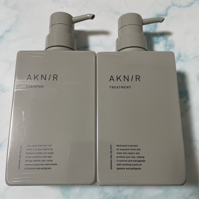 アクニー AKNIR シャンプー 300ml トリートメント 300g - シャンプー