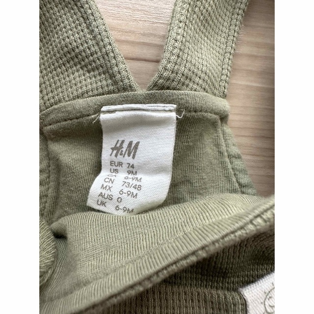 H&H(エイチアンドエイチ)のH&Mオーバオールグリーン美品 キッズ/ベビー/マタニティのベビー服(~85cm)(カバーオール)の商品写真