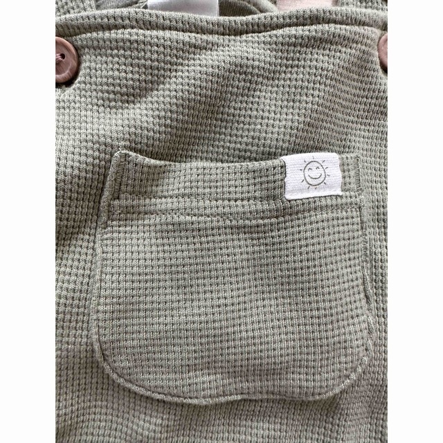 H&H(エイチアンドエイチ)のH&Mオーバオールグリーン美品 キッズ/ベビー/マタニティのベビー服(~85cm)(カバーオール)の商品写真