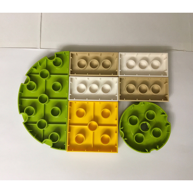 レゴ デュプロ(レゴデュプロ)のレゴ デュプロ 特殊 薄い プレートブロック 丸い 楕円 4×4 2×4 キッズ/ベビー/マタニティのおもちゃ(積み木/ブロック)の商品写真