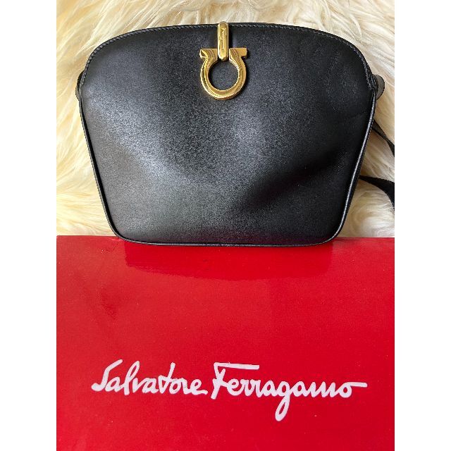 Salvatore Ferragamo - laymee　フェラガモ ショルダーバッグ レザー