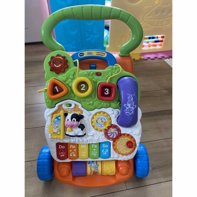 ベビー歩行器 VTech Sit-To-Stand，green