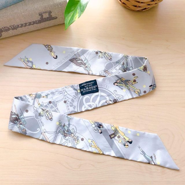 エルメス ツイリー エクスリブリス パリジェンヌ シルクスカーフ