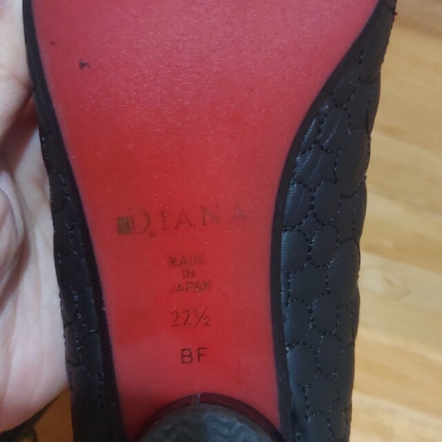 DIANA(ダイアナ)の最終価格　激レア　DIANA　ダイアナ　ディズニーコラボ　パンプス レディースの靴/シューズ(ハイヒール/パンプス)の商品写真