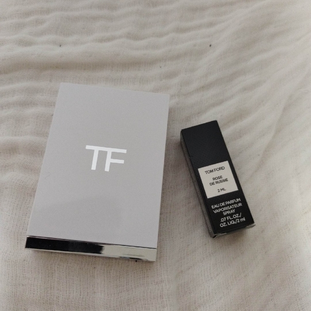 TOM FORD BEAUTY(トムフォードビューティ)のTOM FORD　ソレイユアイカラークォードアプレスキー　ローズドリュスィー コスメ/美容のベースメイク/化粧品(アイシャドウ)の商品写真