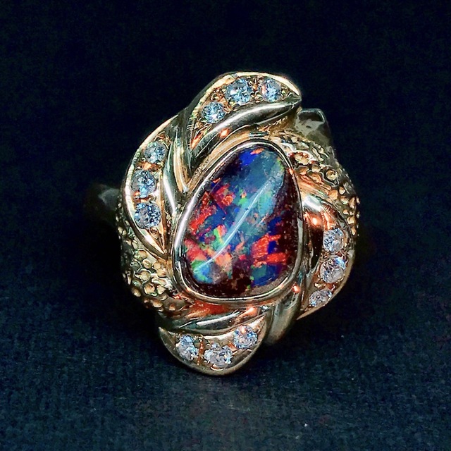 ボルダーオパール 1.44ct ダイヤモンド 0.21ct リング K18 遊色 レディースのアクセサリー(リング(指輪))の商品写真