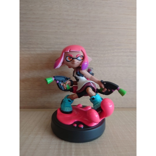 スプラトゥーン　Splatoon　amiibo　アミーボ　ガール　ネオンピンク