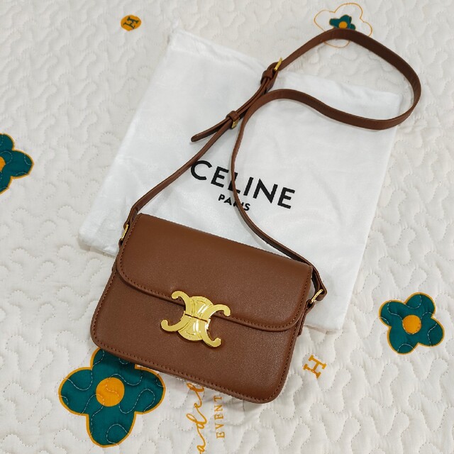 送料無料(沖縄は1000円) タイムセール❣️セリーヌミニショルダー