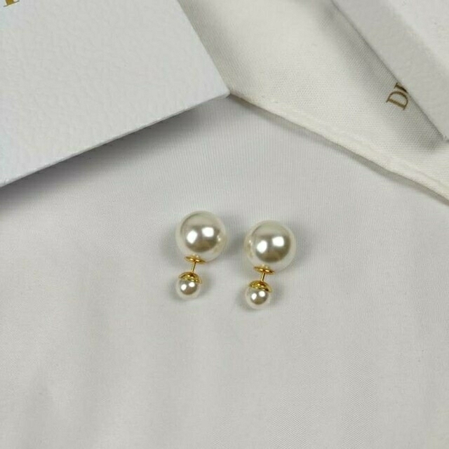 ディオール DIOR TRIBALES ピアスメタル & レジンパール 最安価格