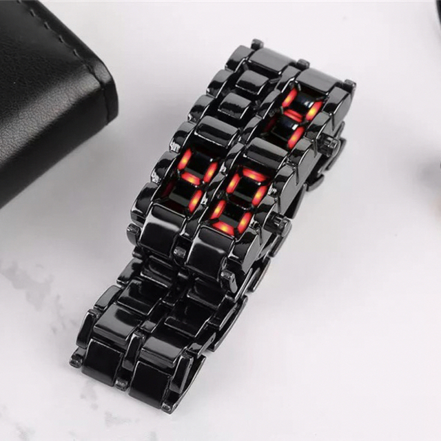 腕時計 メンズ 黒/ブラック クール LED 赤/レッド 個性的 メンズの時計(腕時計(デジタル))の商品写真