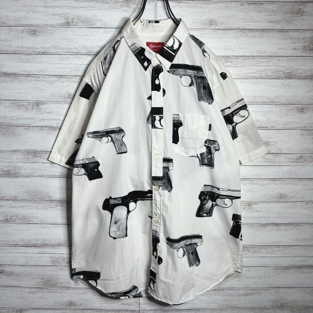 Supreme - 【入手困難!!】シュプリーム ✈︎ピストル柄 半袖シャツ