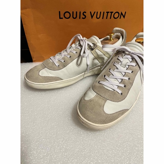 LOUIS VUITTON(ルイヴィトン)の★人気★ ヴィトン ホワイト スニーカー レザー スエード サイズ 8 27cm メンズの靴/シューズ(スニーカー)の商品写真