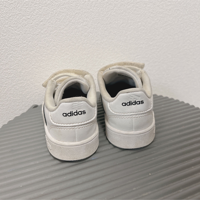 adidas(アディダス)のadidas アディダス シューズ 子供靴  キッズ/ベビー/マタニティのキッズ靴/シューズ(15cm~)(スニーカー)の商品写真