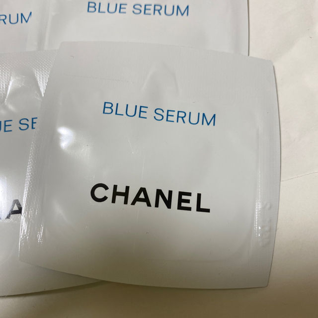 CHANEL(シャネル)のシャネル CHANEL ブルー セラム 1mL×15個 コスメ/美容のスキンケア/基礎化粧品(美容液)の商品写真