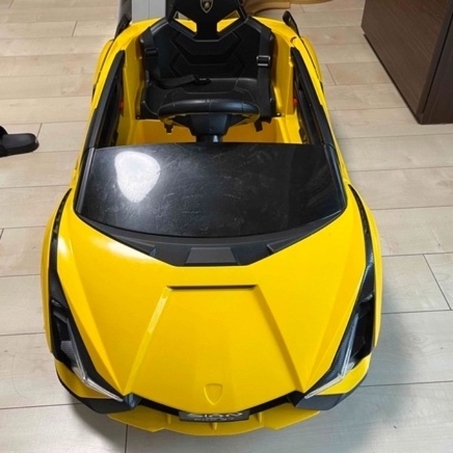 Lamborghini(ランボルギーニ)の子ども　乗り物 キッズ/ベビー/マタニティの外出/移動用品(その他)の商品写真