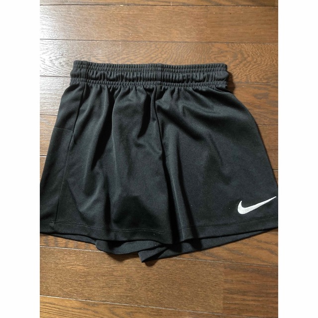 NIKE(ナイキ)のランニングパンツ　NIKE 130センチ キッズ/ベビー/マタニティのキッズ服男の子用(90cm~)(パンツ/スパッツ)の商品写真