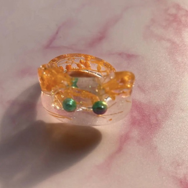 ★handmade★キラキラ オレンジ 猫 ねこ ネコ リング 指輪 レジン 花 ハンドメイドのアクセサリー(リング)の商品写真