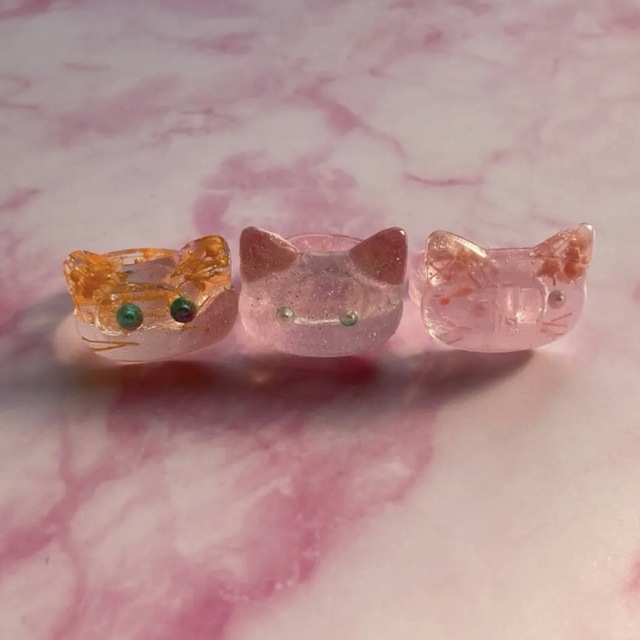 ★handmade★キラキラ オレンジ 猫 ねこ ネコ リング 指輪 レジン 花 ハンドメイドのアクセサリー(リング)の商品写真