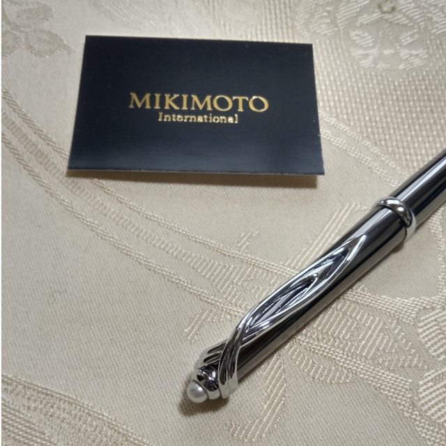 MIKIMOTO(ミキモト)のLaxfor様専用　MIKIMOTO　パール付きボールペン インテリア/住まい/日用品の文房具(ペン/マーカー)の商品写真