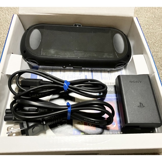 SONY(ソニー)の美品 PlayStation Vita PCH-1000 クリスタル・ブラック エンタメ/ホビーのゲームソフト/ゲーム機本体(家庭用ゲーム機本体)の商品写真